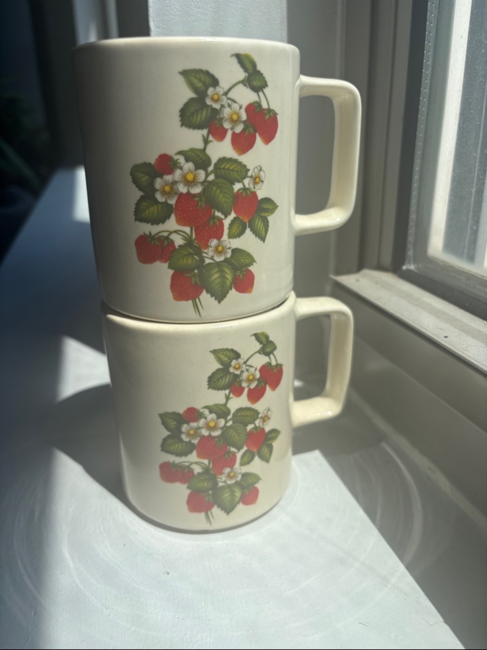 HYALYN Cute Vintage Ceramic Strawberry Mugs Made in USA Set of 2